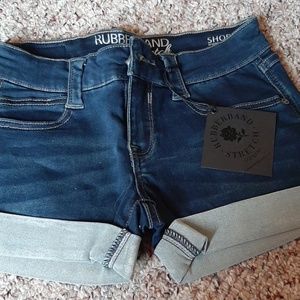 Rubberband stretch shorts ftom scheels